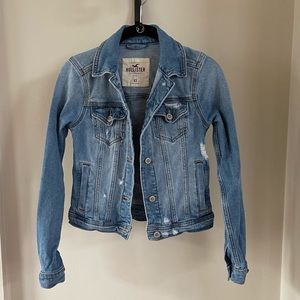 Hollister Jean jacket, high quality. Excellent condition barely worn. Size XS